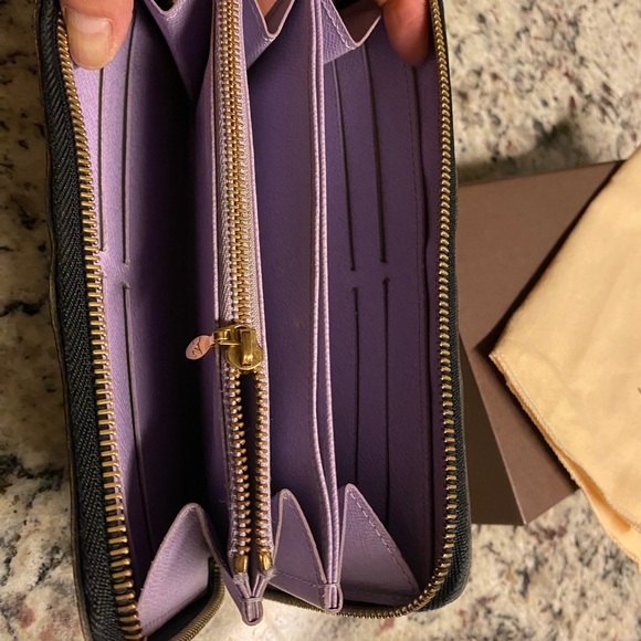 Authentic Louis Vuitton Monogram-Multicolor Zippy Wallet. - Picture 16 of 16